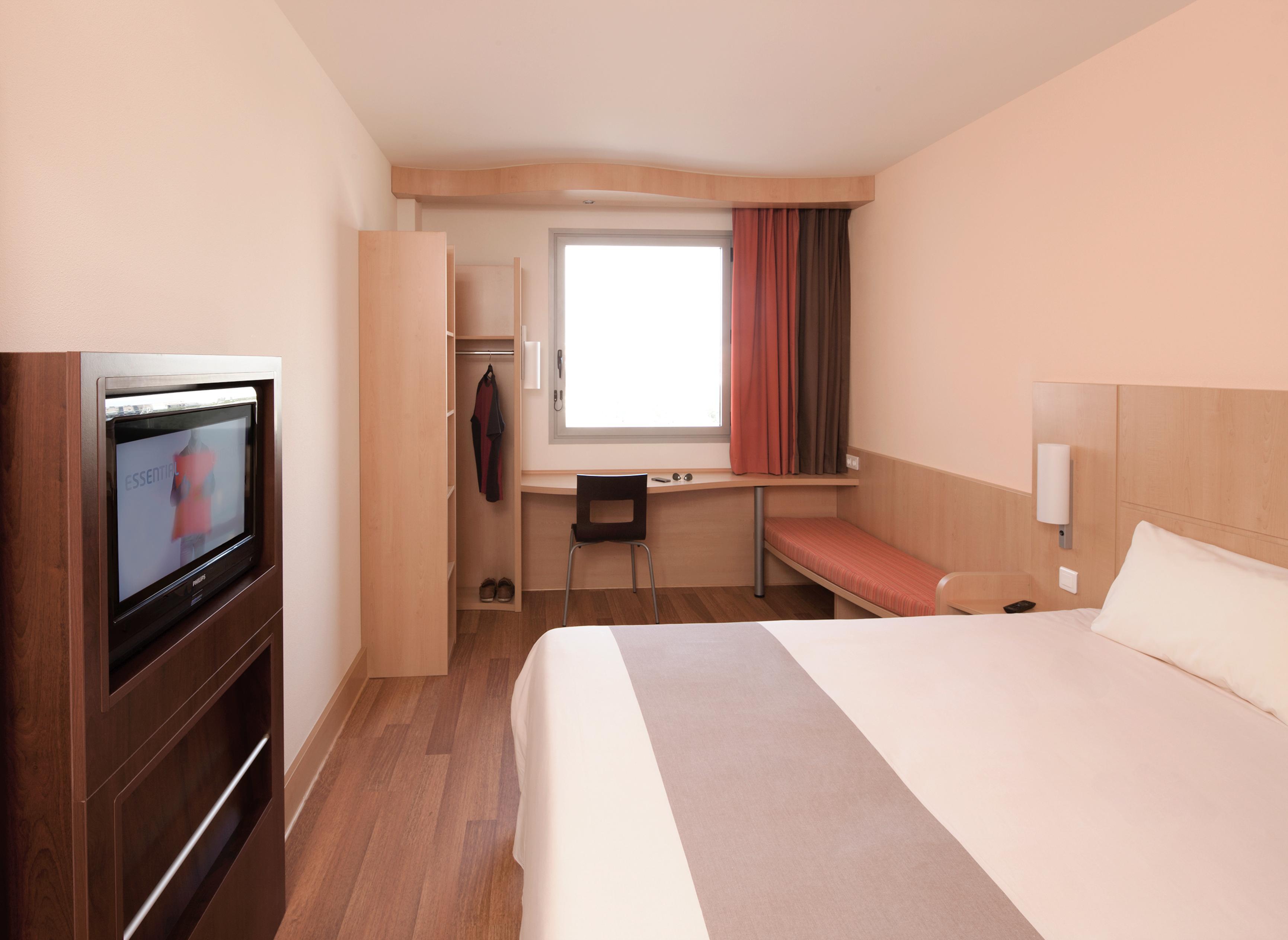 Ibis Lleida Hotel Room photo